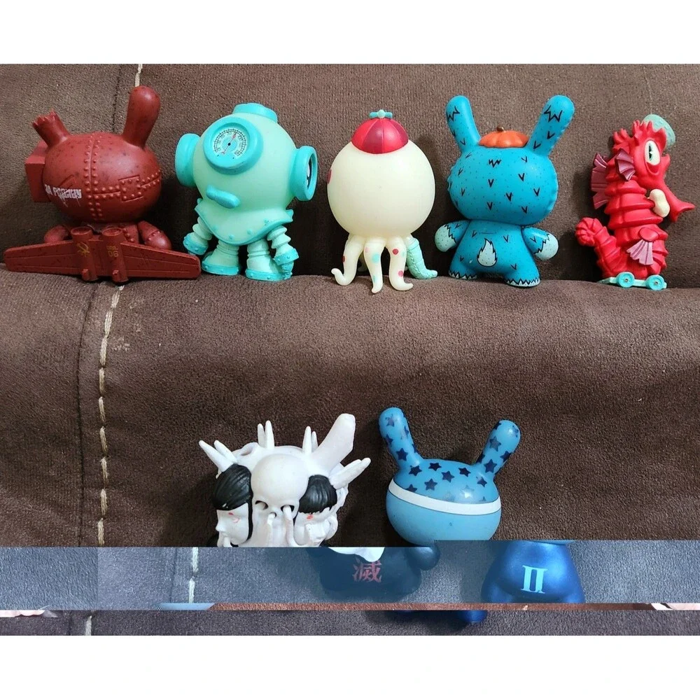 Lot of 7 Kidrobot dunny Vinyl Figures Incomplete (no pumpkin,no other accessorie